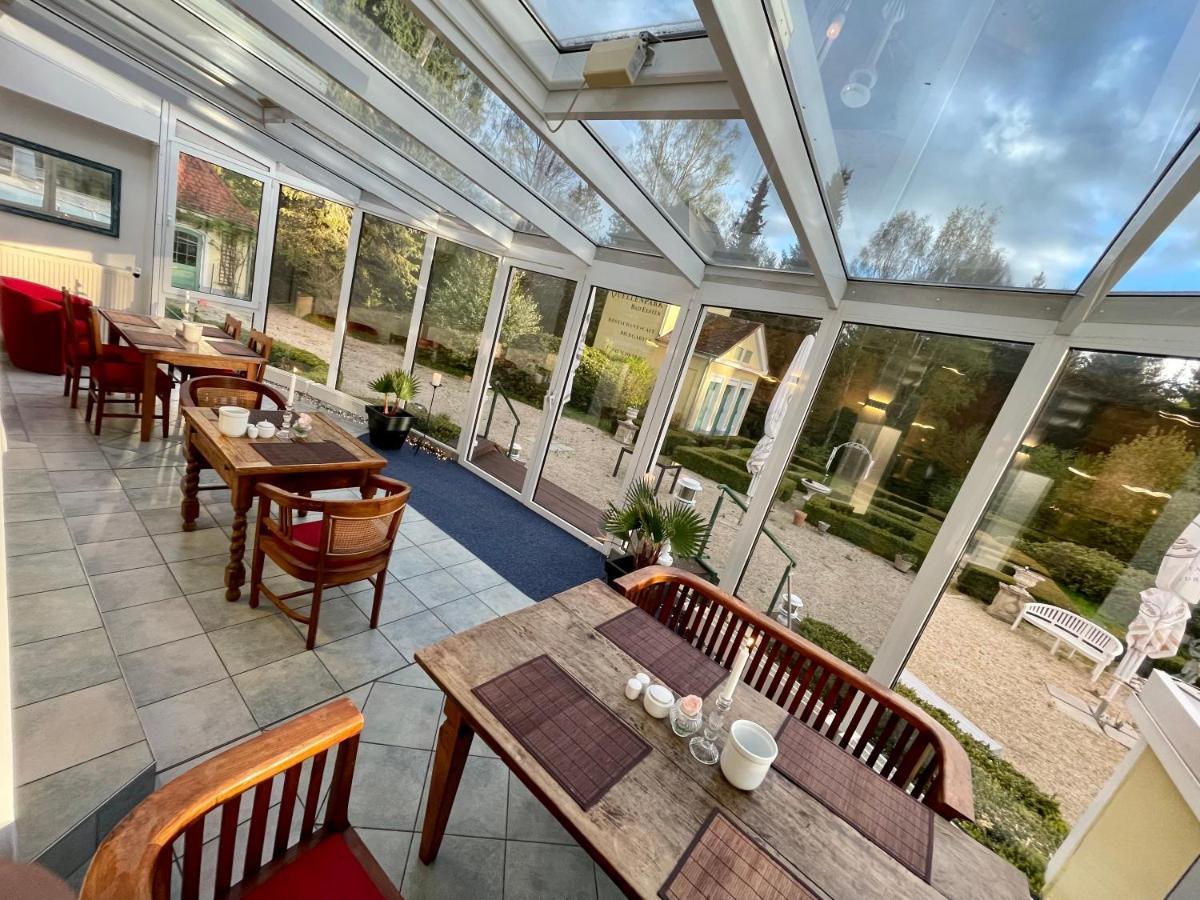 באד אלסטר Hotel Quellenpark מראה חיצוני תמונה