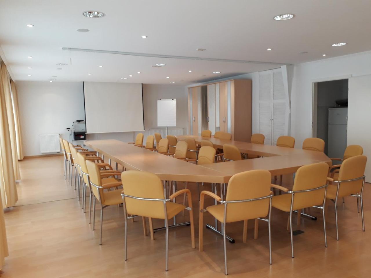 באד אלסטר Hotel Quellenpark מראה חיצוני תמונה