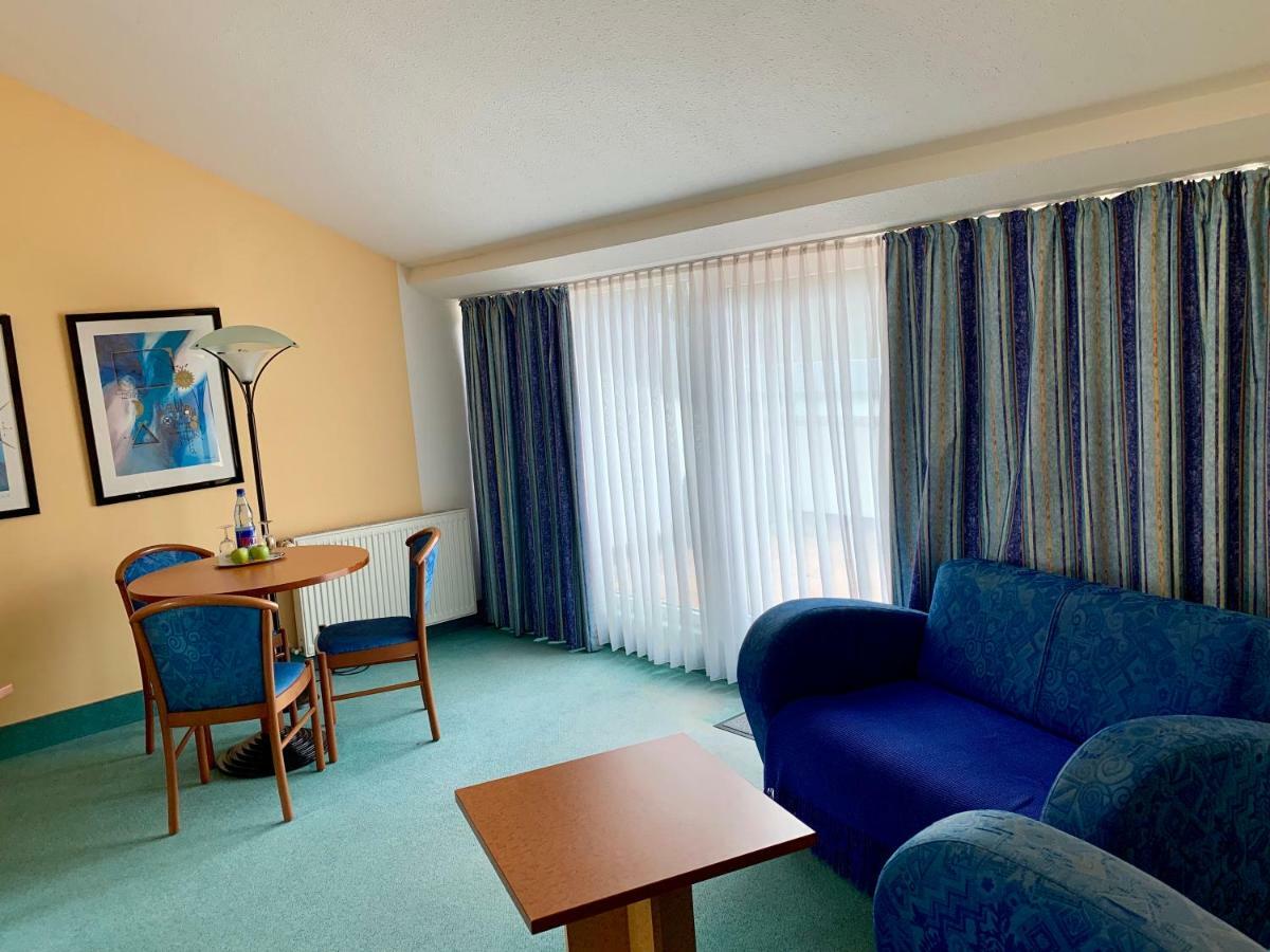 באד אלסטר Hotel Quellenpark מראה חיצוני תמונה