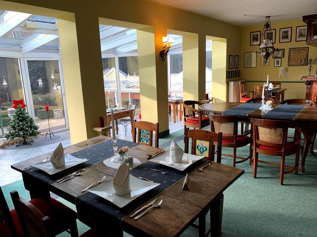 באד אלסטר Hotel Quellenpark מראה חיצוני תמונה